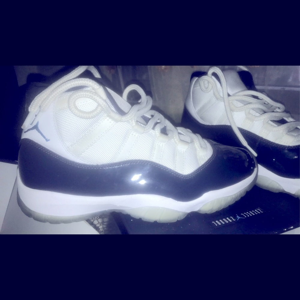 Win like 82s size 9.5 recently bought authentic